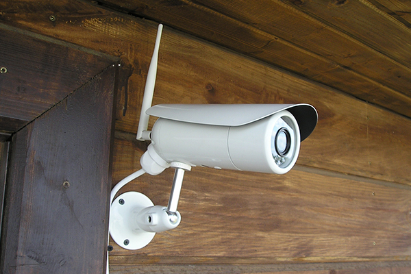 Беспроводная система видеонаблюдения на 4 IP-камеры по Wi-Fi. Оптимальный вариант